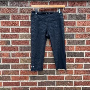 Under Armour Black Textured Printed Mid Rise Cropped Capri Athletic Leggings